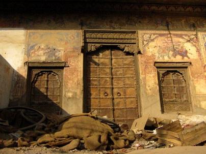 india14_r.jpg
